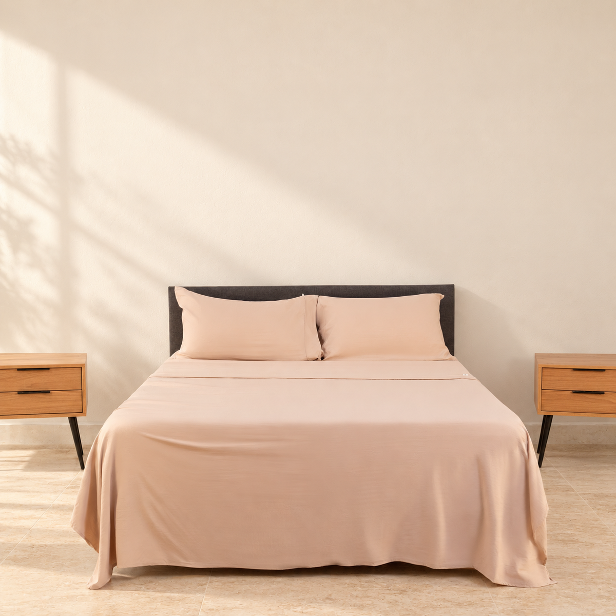 Sábanas Linen: fotografía con fondo cálido y luz suave